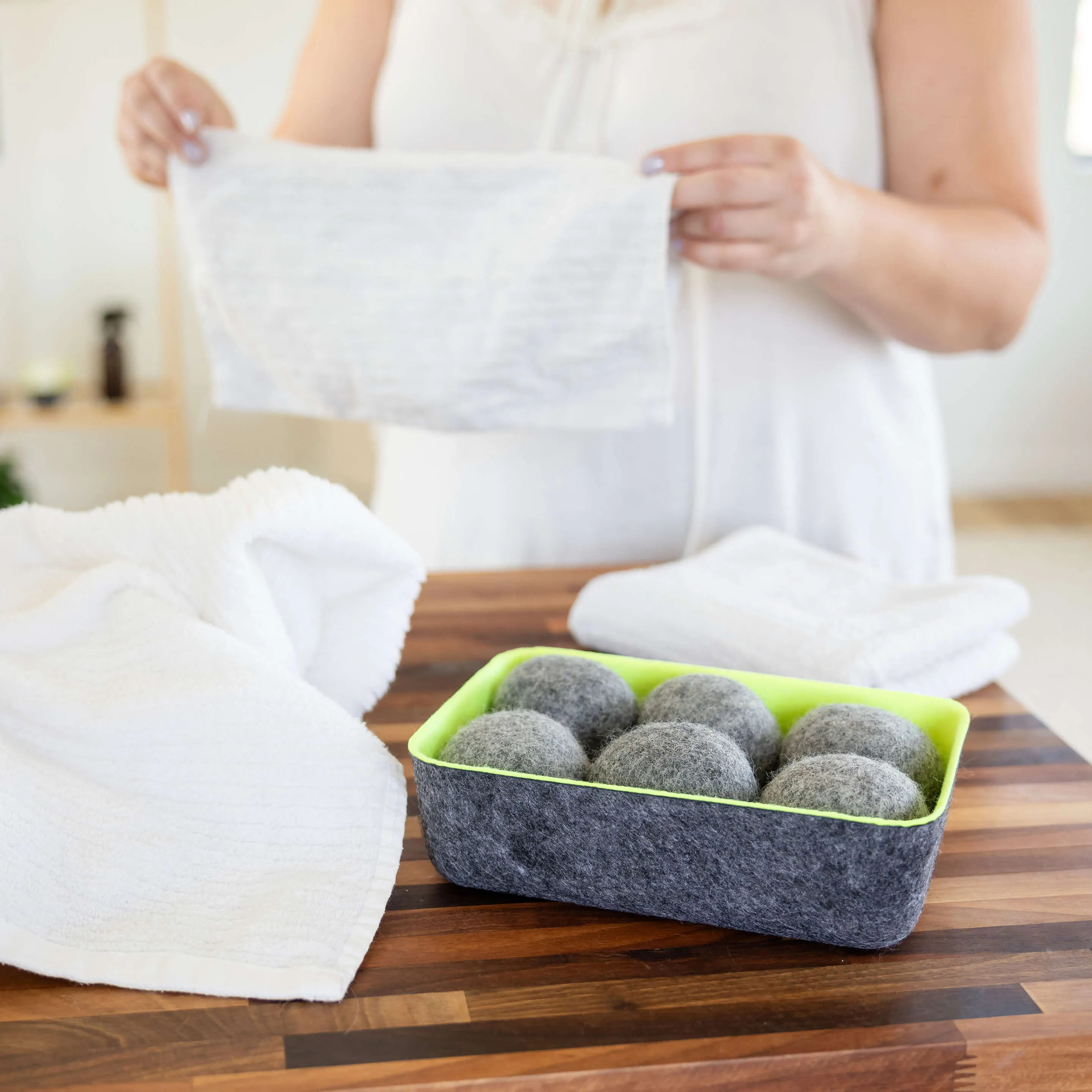 felt·like·it!™ dryer balls   storage bin s/6 GREY balls in GREEN felt bin